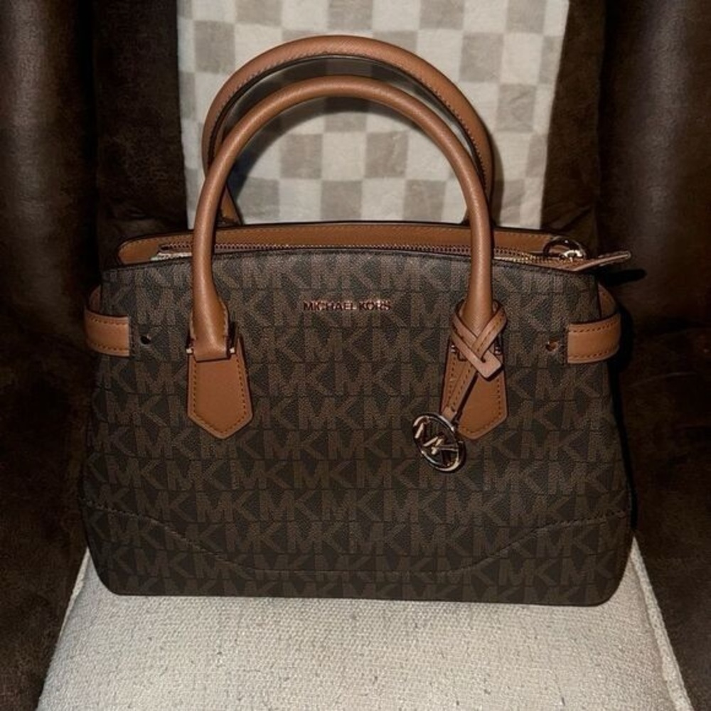 Women’s Michael Kors Lynn Brown Logo Satchel